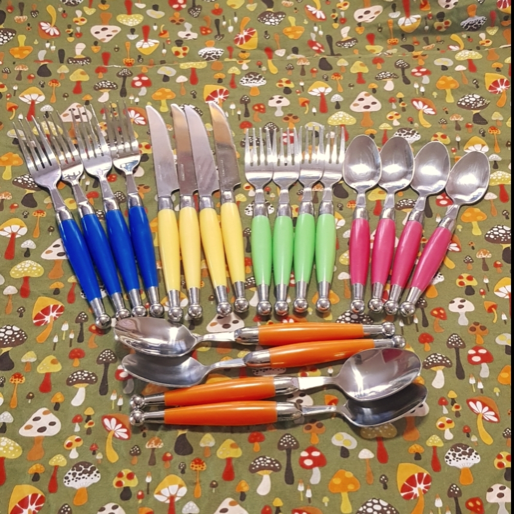 Set of 20 colorfuul cutlery